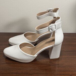IDIFU White Buckle Heels Size 9